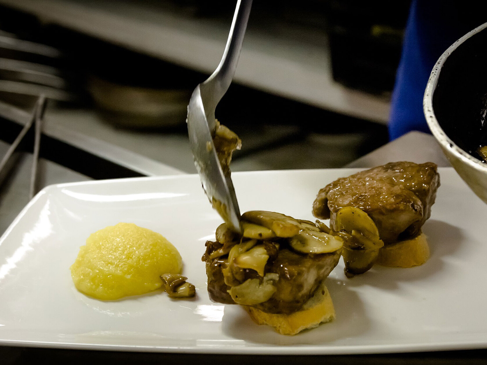 Ristorante Lavoi Dolomiti.me foto filetto di vitello e polenta